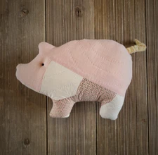 Primitive Quilted Pig-Vintage Quilt Pig-Farmhouse decor-repurposed quilt