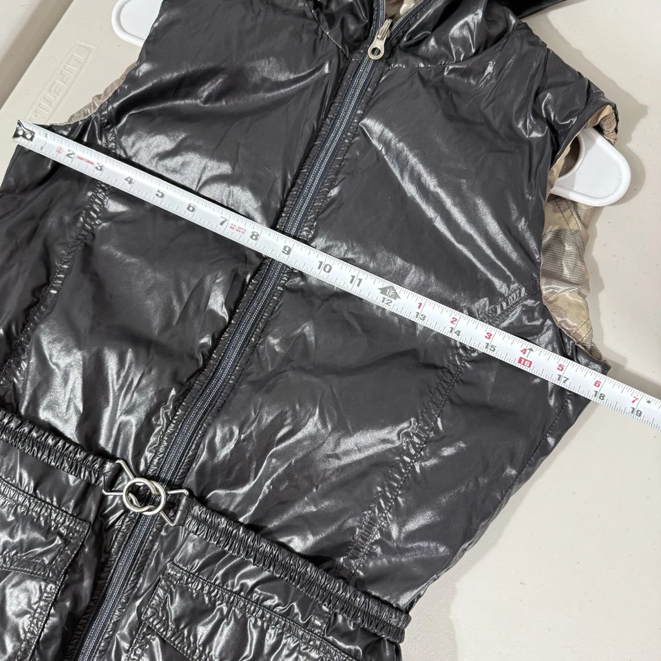 DUVETICA 女式设计师连帽绗缝松饼鹅绒黑色迷彩背心 M — 第 3/4 张图片