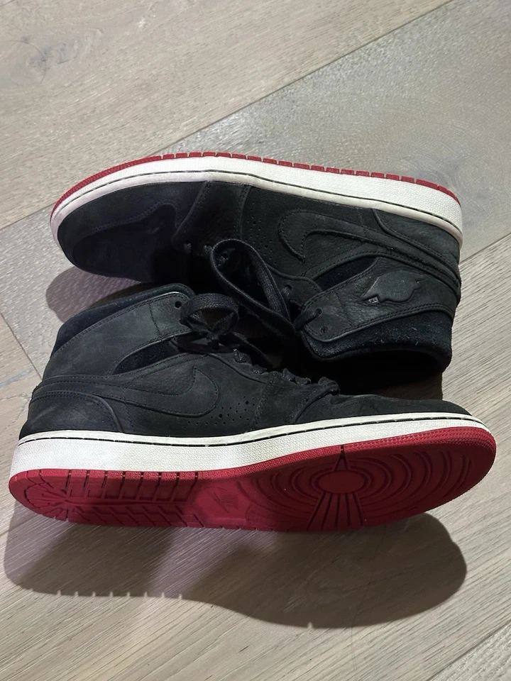 Jordan 1 Mid Nouveau Men’s Size 9.5 Suede Black/Red RARE Sneaker Pre-owned - Image 2 of 4