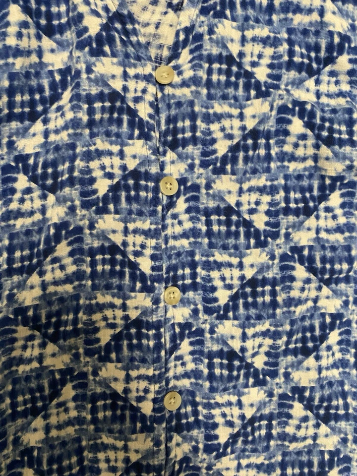 Top Sonoma Mujer Mediano Popover Azul Tie Dye Botón Frontal Estampado Geométrico Foto 3 de 4