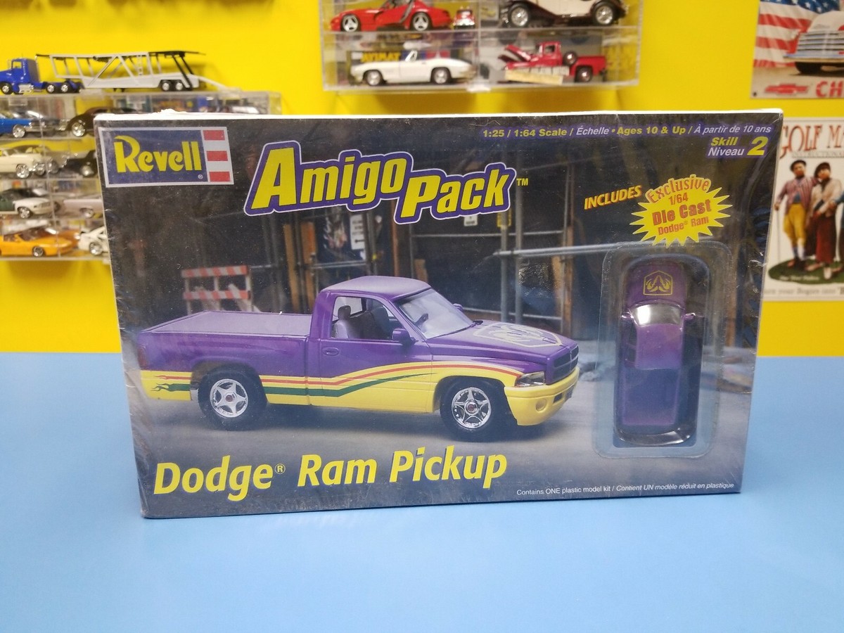 REVELL DODGE RAM PICKUP W/ 1:64 DIE-CAST AMIGO PACK 