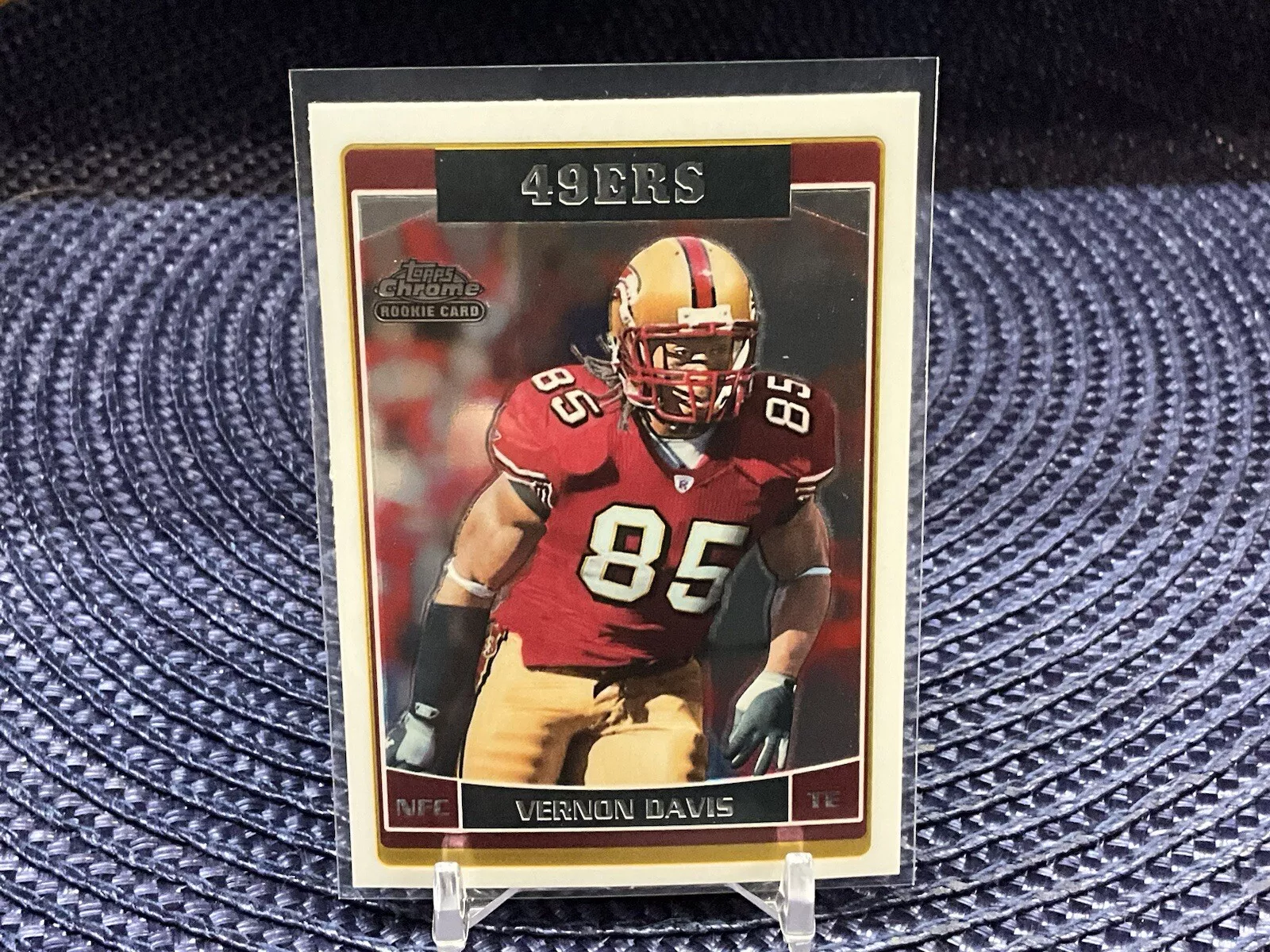 Vernon Davis trading card