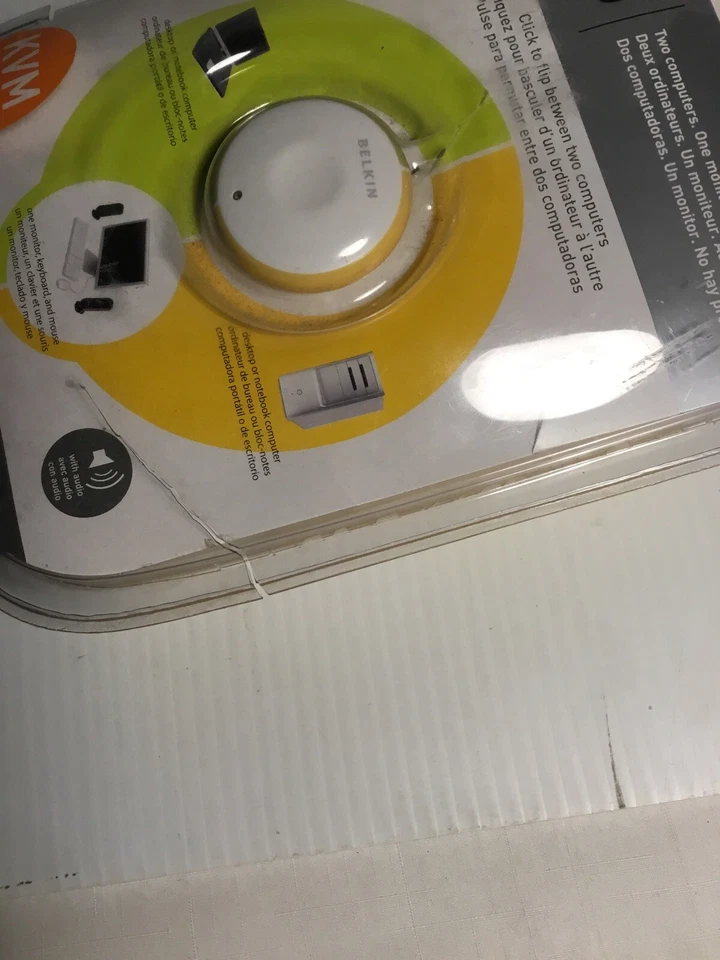 Belkin Flip Inalámbrico 2 Puertos KVM USB; Audio; con Control Remoto RF  Foto 3 de 3