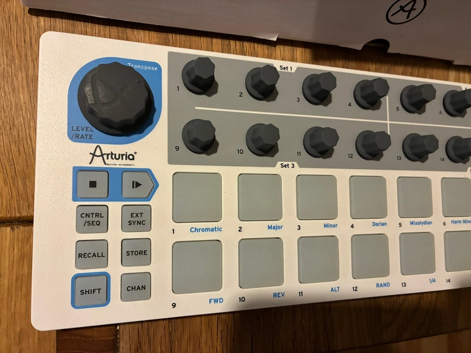 Arturia BeatStep - Midi Pad Controller Drum Controller USB - Neu & OVP - Bild 2 von 4