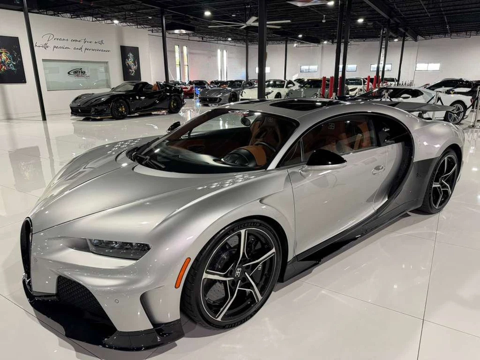 2023 Bugatti Chiron Super Sport  Foto 3 de 4