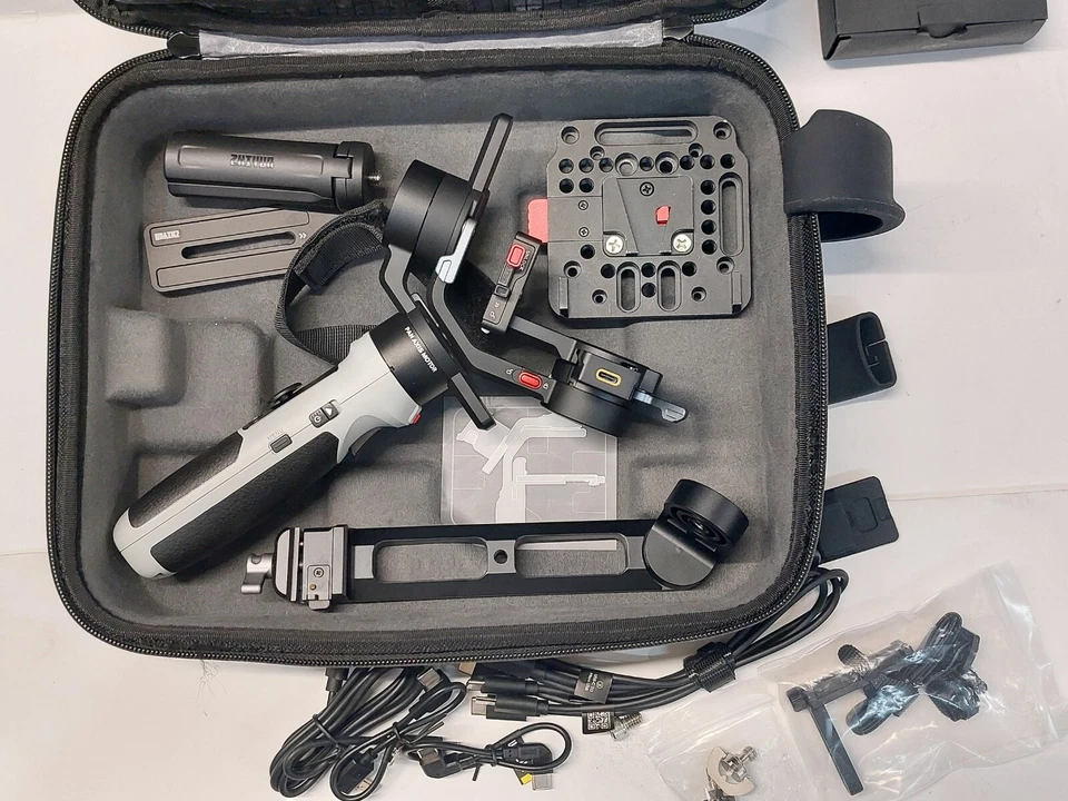 Zhiyun Crane M2S Camera Gimbal Stabilizer Handheld 3-Axis + Accessories, Case - Image 2 of 4