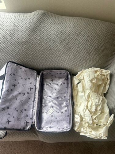 Samantha Brown TO-GO Polyester COATED Bottom Weekender SILVER Nwt - Picture 5 of 7