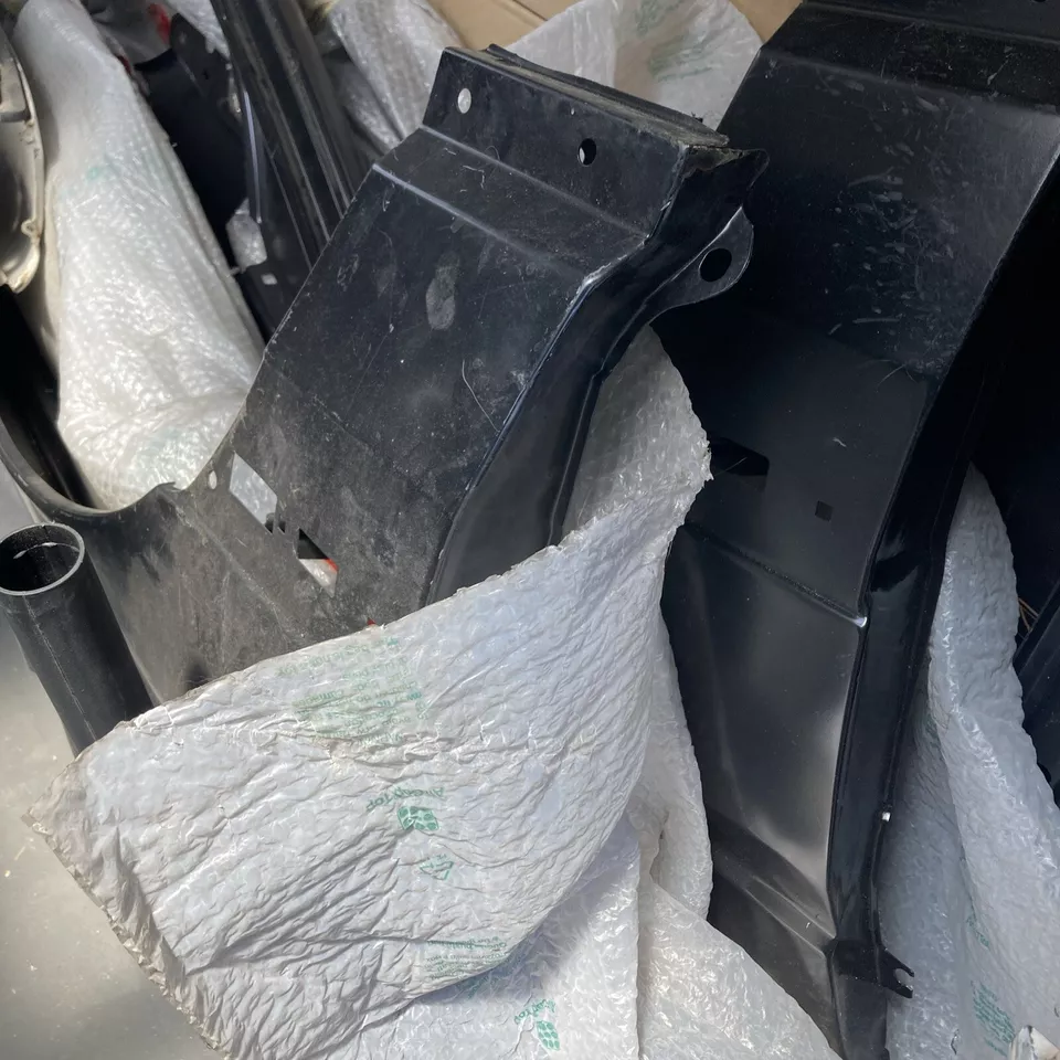 Alfa Romeo 164 - Guardabarros delantero (s) - Nuevo de Lote Antiguo - Leer: Foto 2 de 4