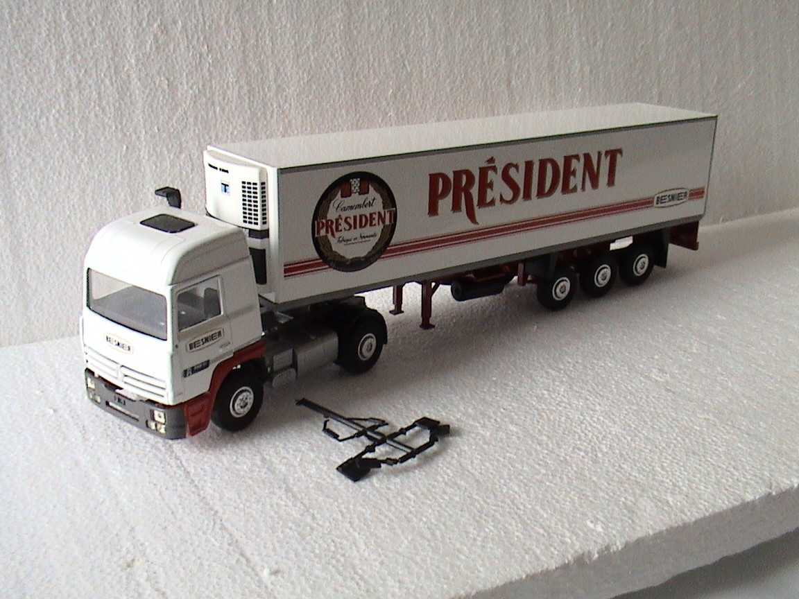1/43 / LBS / RENAULT R 350 PRESIDENT 1/43 / LBS / RENAULT R 350 PRESIDENT