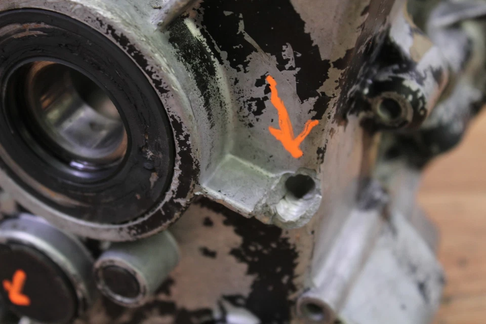 1972  YAMAHA DT2MX  Engine Cases / Crankcase Motor Case Set - Damaged - Image 2 of 4