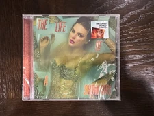 TAYLOR SWIFT THE LIFE OF A SHOWGIRL CD + HAND SIGNED PHOTO 1  SEALED NEW IN HAND