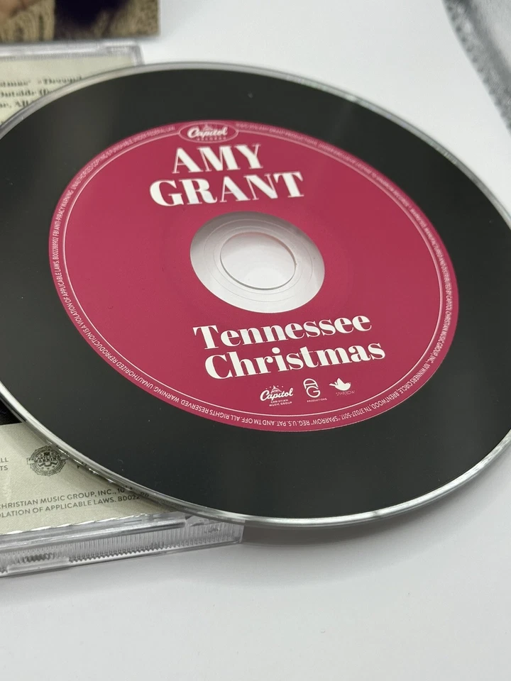 Компакт-диск с автографом Эми Грант Tennessee Christmas - Изображение 4 из 4