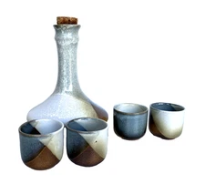 Vintage Pottery Craft MCM Saki/Wine Set:; Decanter and 4 Drinking Cup