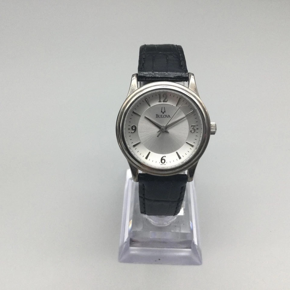 Reloj Bulova Mujer 30mm Esfera Plateada Correa Cuero Negro 96T58 Batería Nueva Foto 2 de 4