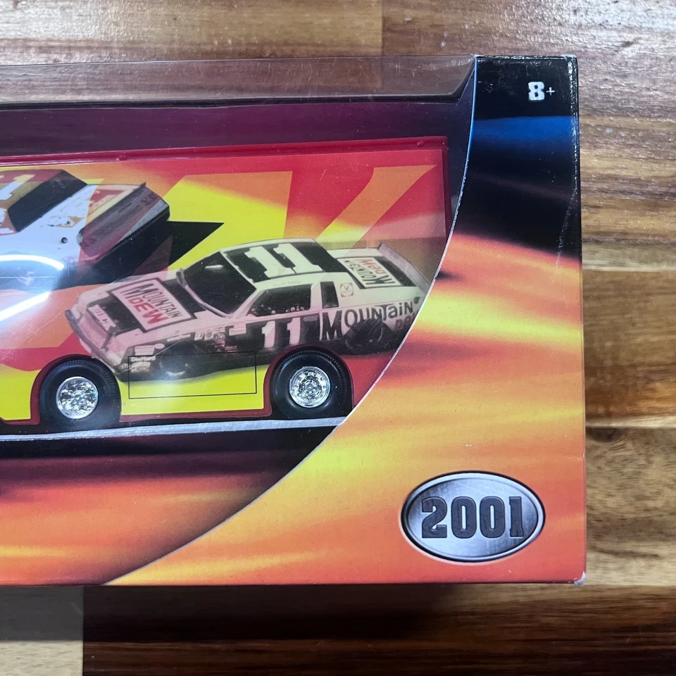 NASCAR Racing Hot Wheels Darrell Waltrip 2001 Transporter Tribute 1:64 Diecast Foto 3 de 4
