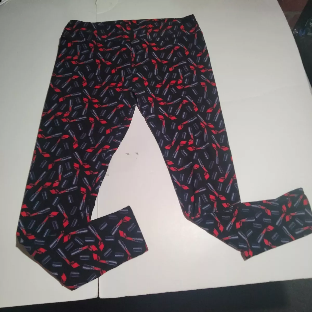 LuLaRoe black lipstick pull on stretch pants medium 32 inches wide women