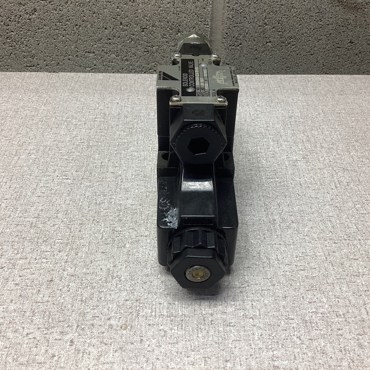 DAIKIN SOLENOID VALVE KSO-G02-2CA-30-EN 32 7828 AC100V 50