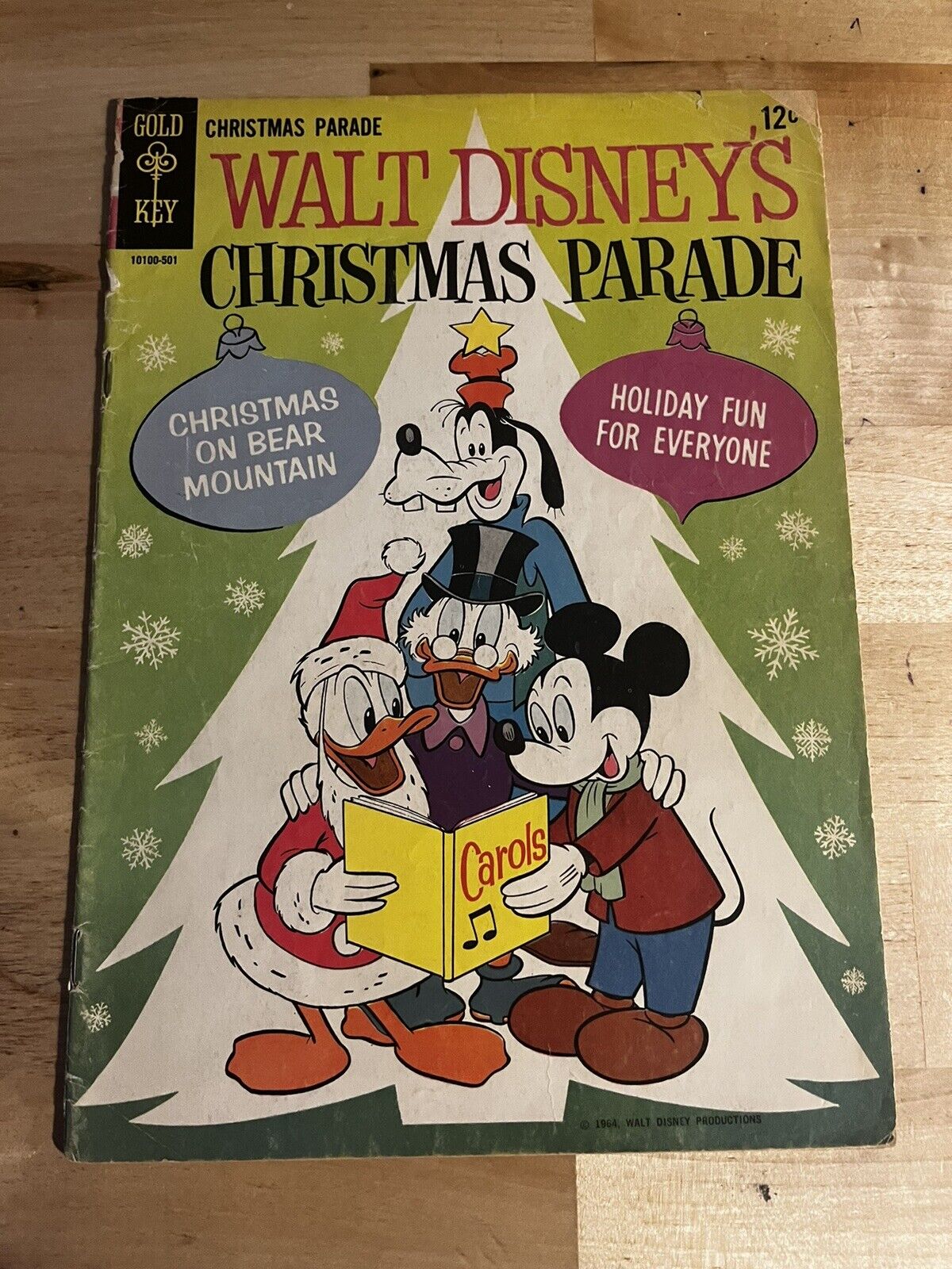 Walt Disney Christmas Parade Comic #3 Four Color 178 1st App Uncle Scrooge L2