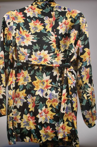 AVA & VIV Plus Size Woman Black Floral Print Short Wrapper Robe 1X - Picture 2 of 2