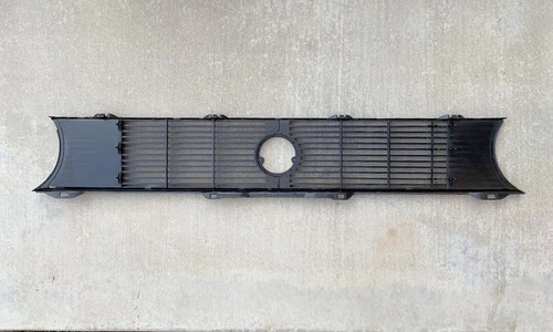 GRILLE ROUND H/L 75-79 Volkswagen Rabbit / 80-87 Convertible 171 853 653F - Picture 2 of 3