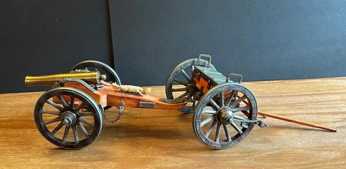1861 Dahlgren USA civil War cannon 102 and limber 103 miniture reproduction