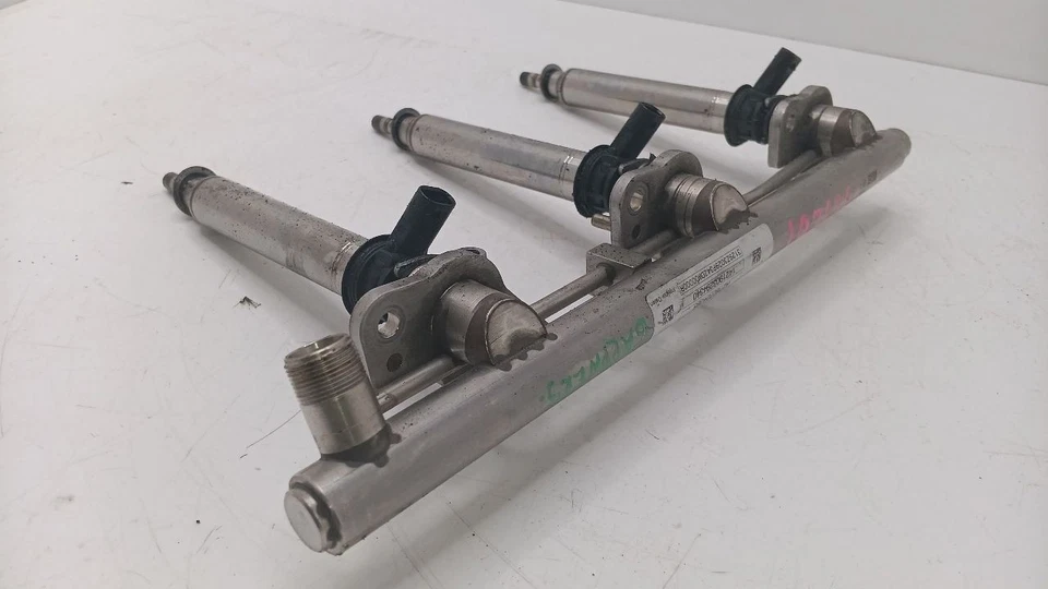 Inyectores de combustible con riel 2012 2013 2014 2015 Mercedes Benz ML350 gasolina Foto 2 de 4