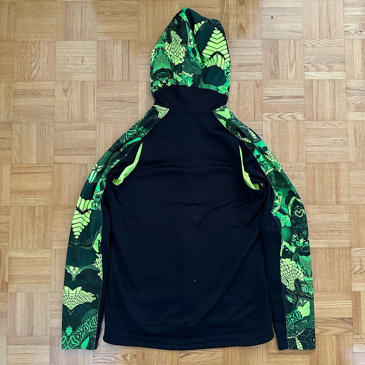Nike Kobe Emerge Hyper Elite Therma Fit Hoodie Volt Nike Kobe Emerge Hyper Elite Therma Fit Hoodie Volt