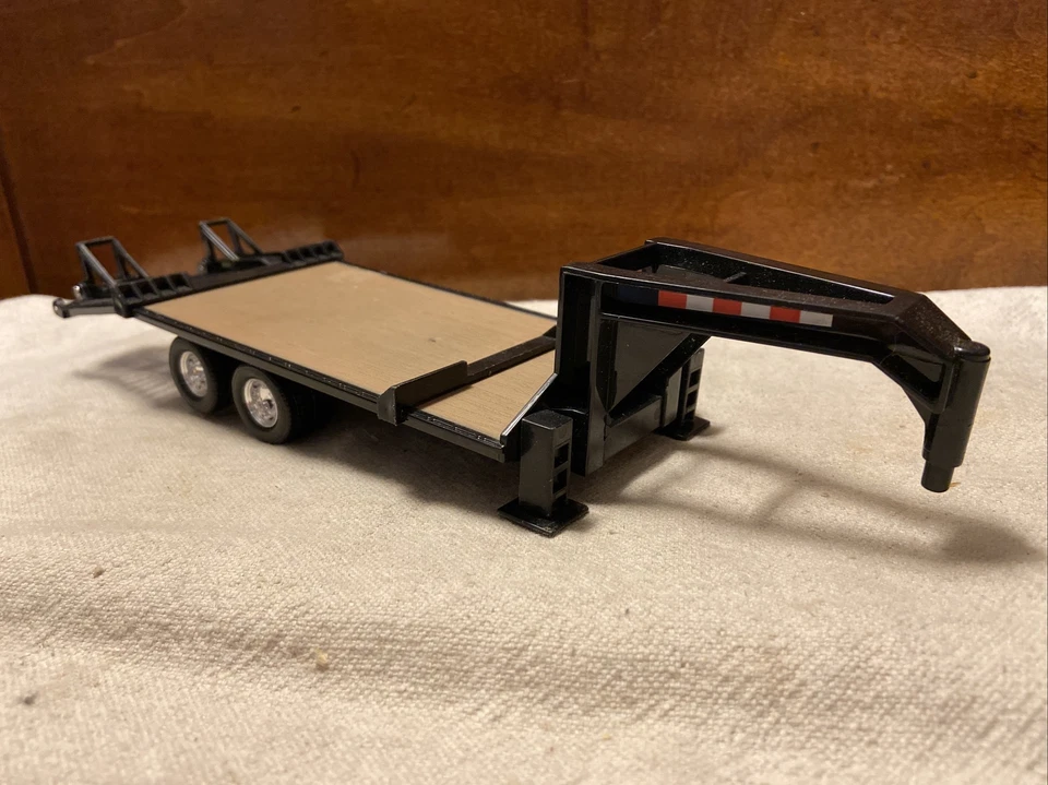 Tomy/Ertl Toys 11” Plastic Skid Steer Flatbed Gooseneck Trailer W/Ramps - Image 4 of 4