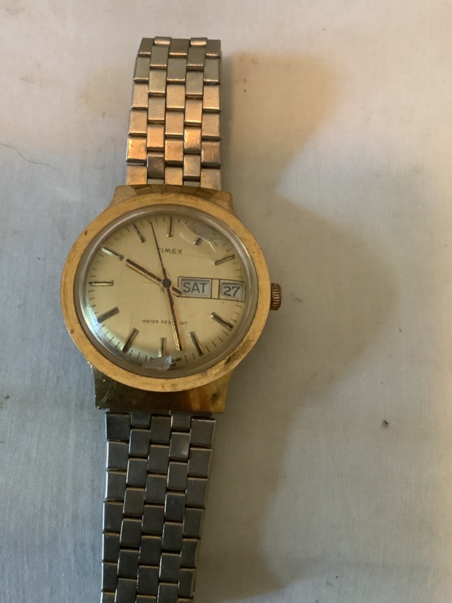 Vintage Timex Watch Water Resistant Made in Taiwan Running