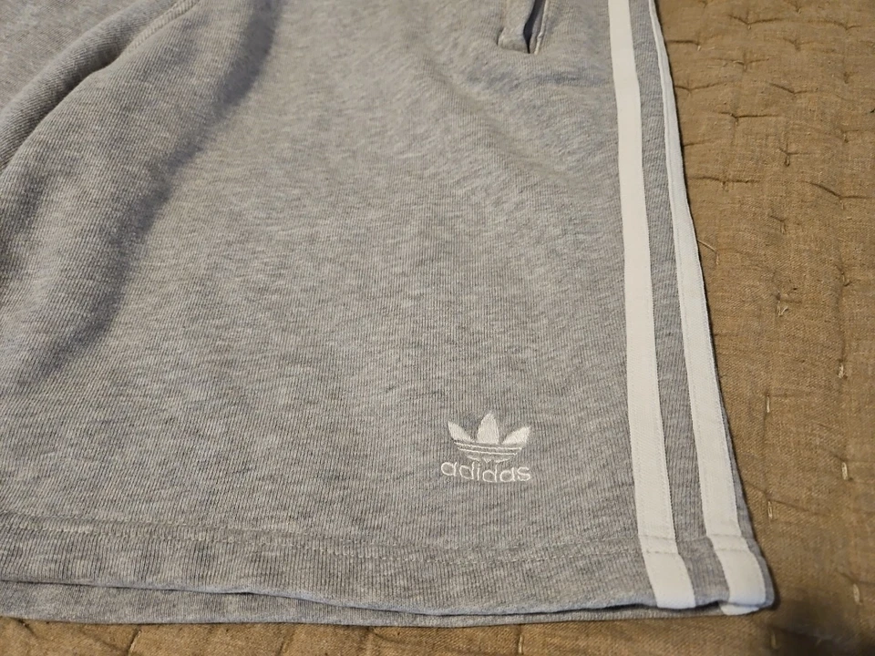 Pantalones Cortos Adidas Originales Esenciales Para Hombre L Gris Logo Trifolio Foto 2 de 4