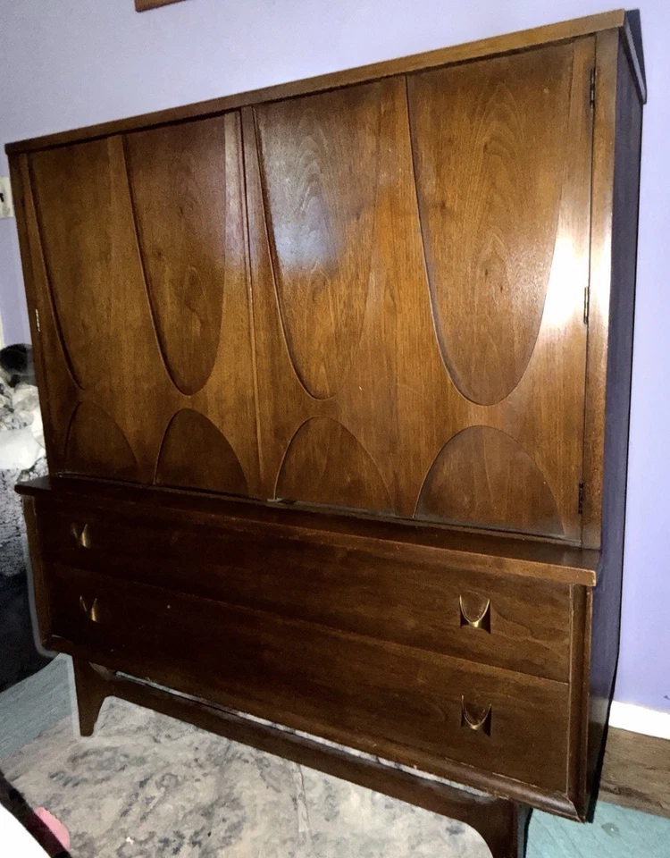 Broyhill Brasilia Mid-Century Dresser Set - Image 2 of 4