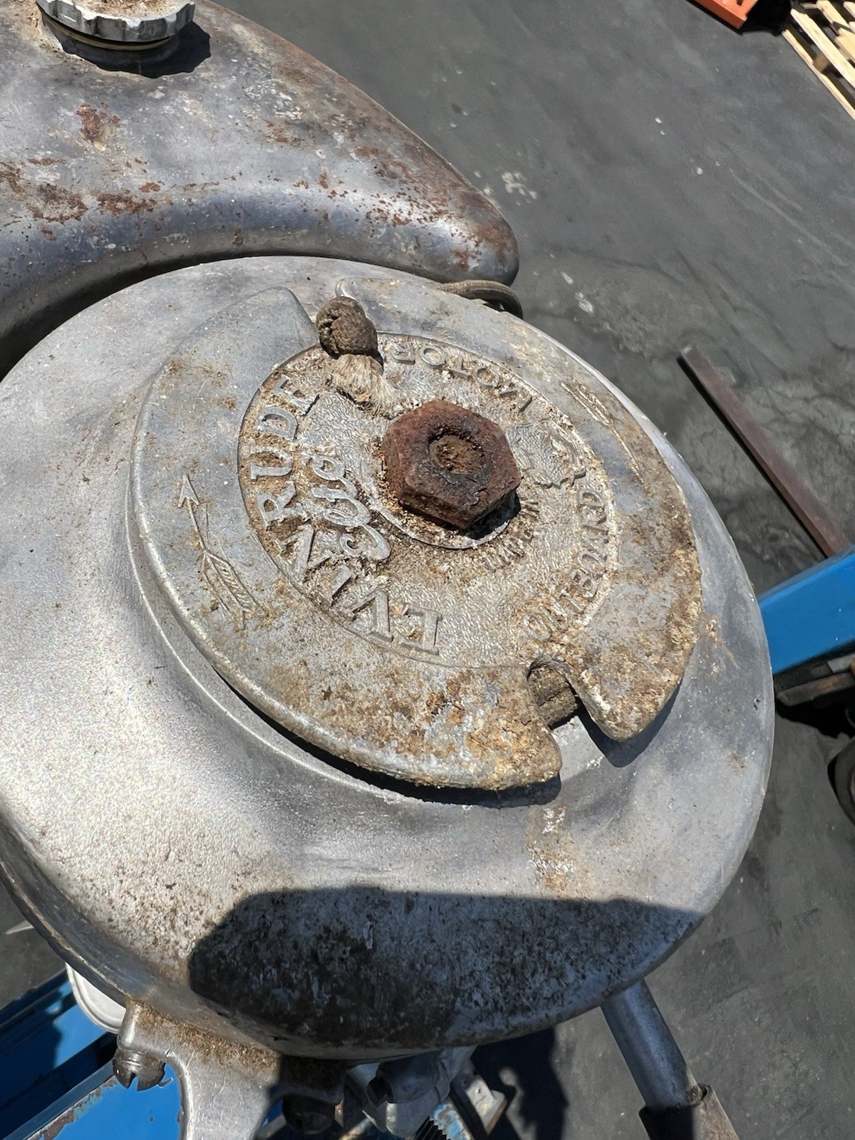 EVINRUDE ELTO Outboard Boat Motor - Small And Untouched Or Messed With