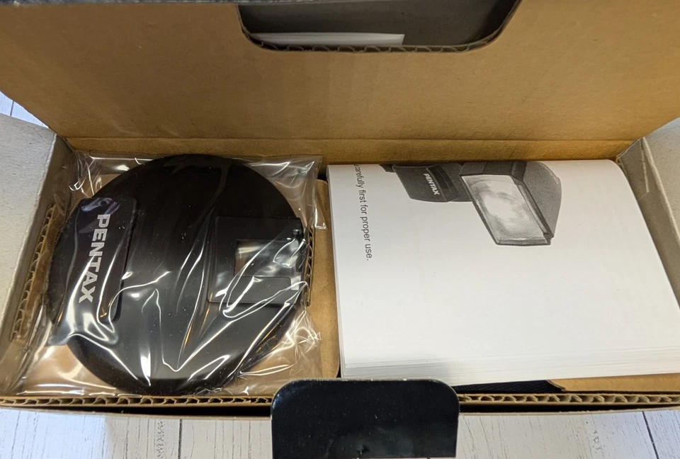 NEW IN BOX Pentax AF-540FGZ Shoe Mount Flash Strobe SLR Camera - Image 4 of 4