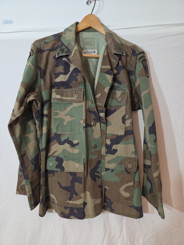 COAT WOODLAND CAMOUFLAGE COMBAT 1999 Med-Regular Jacket AIRBORNE 18th Field Arty