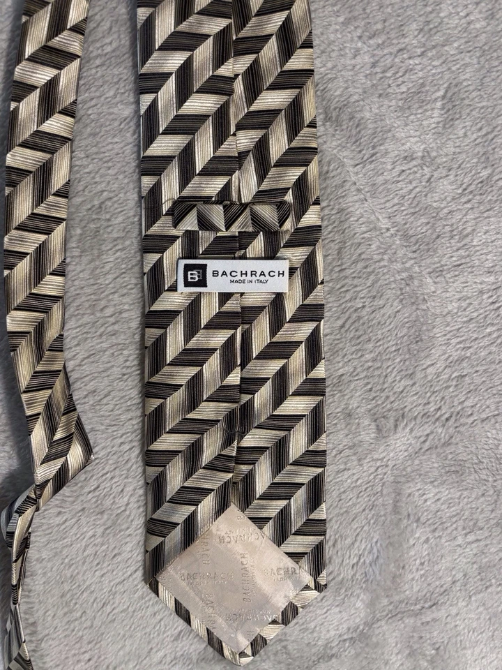 BACHRACH Men's 100% Silk Necktie ITALY Designer Geometric Black Gold - Image 2 of 4
