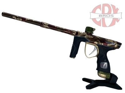 Dye M3+ Icon2 Paintball Gun (11 of 220)