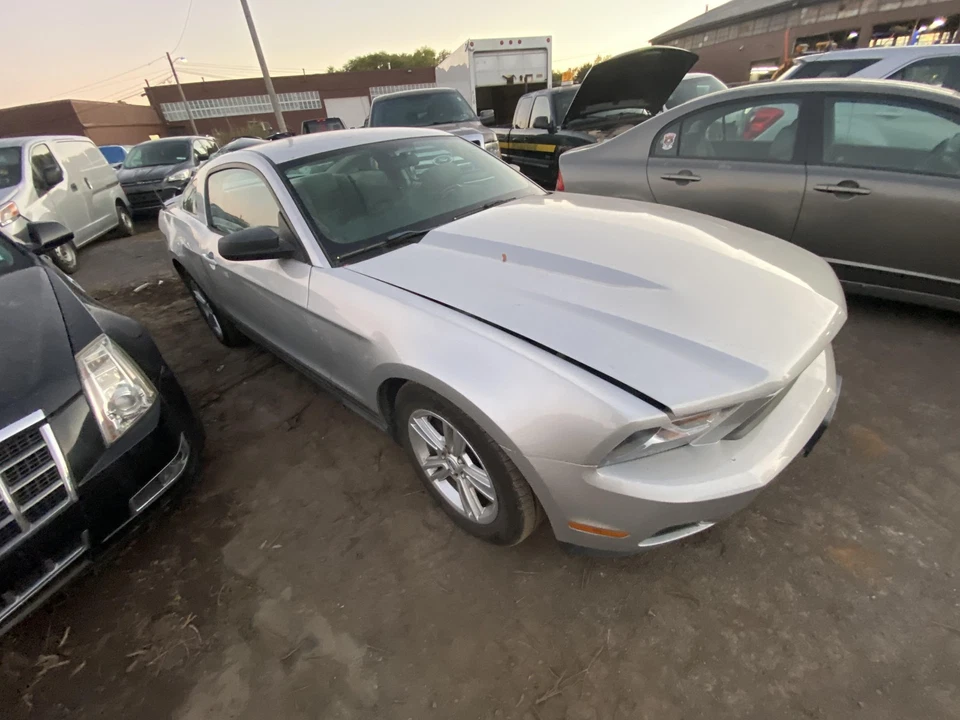 Used Front Center Interior Rear View Mirror fits: 2010 Ford Mustang manual dimmi - Image 4 of 4