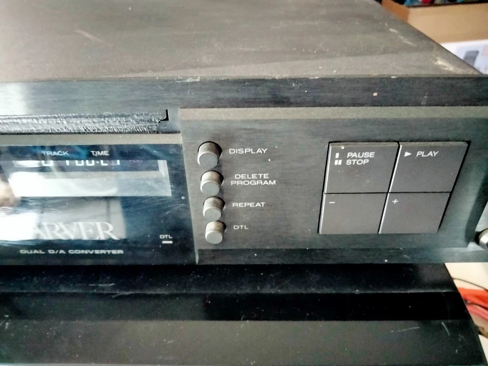 Vintage Carver LT-3220 Dual A/D CD Player 1989 Made In Japan for parts or repair - Image 4 of 4