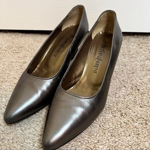 Yves St Laurent Pointed Toe Heel, Made in Italy Size 8.5 Classic Officewear