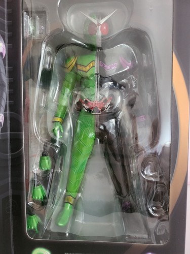 Medicom-Project BM! Kamen Rider W Cyclone Joker 1/6 Figure - Picture 4 of 5