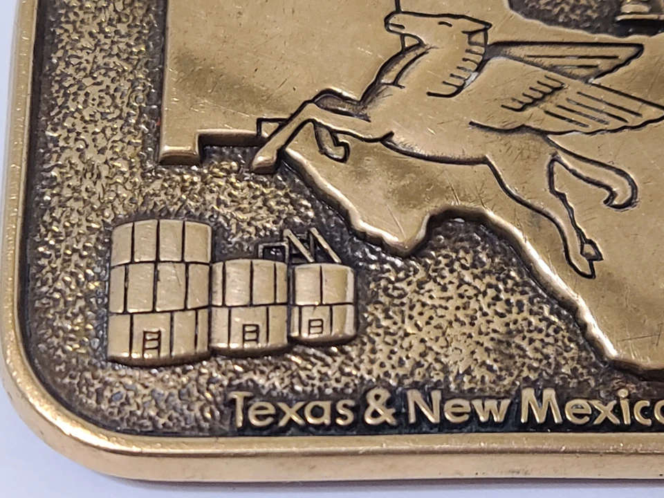 Hebilla de cinturón de latón macizo Mobil Oil Pegasus Texas y Nuevo México de colección BTS 1983 RARA Foto 2 de 4