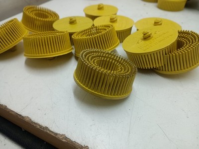 (11) 3M Automotive Scotch-Brite 2'' Roloc Ceramic Bristle Disc Brush  Yellow- ...