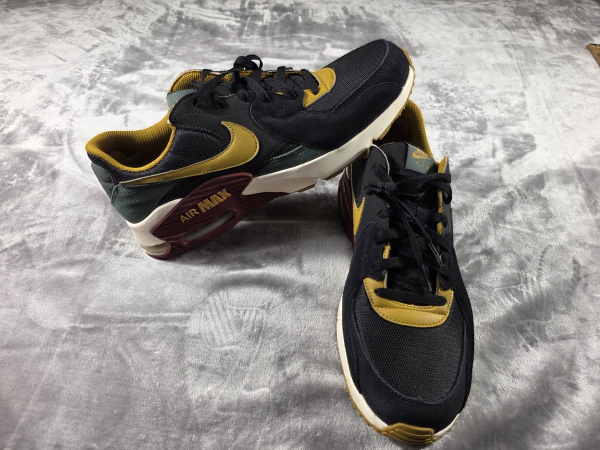 Nike Air Max Excee Black/Vintage Green/Dark Team Red HQ3610-010