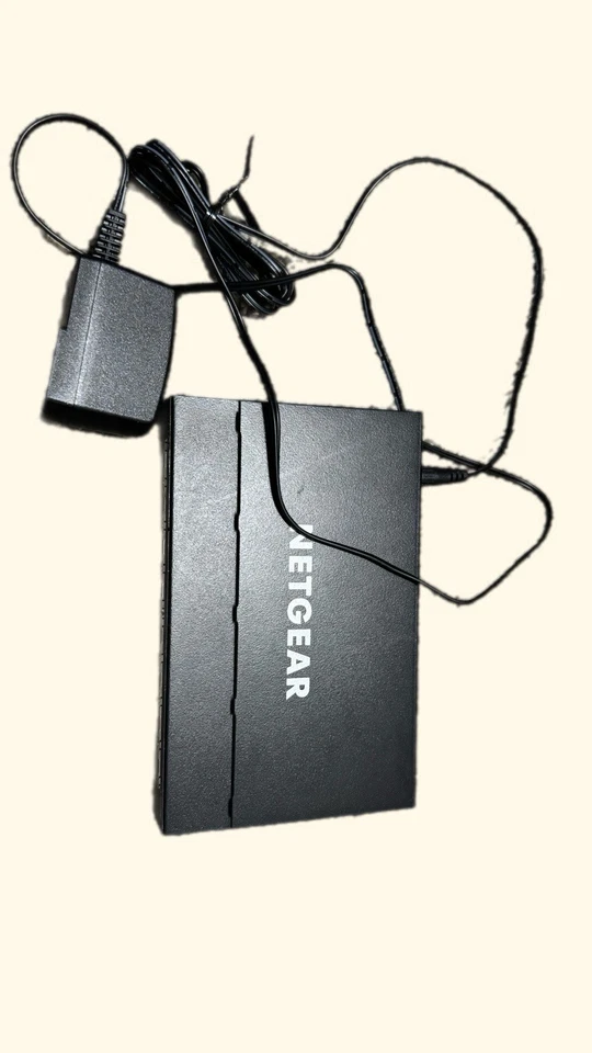 Conmutador Ethernet Gigabit de 8 puertos NETGEAR GS308E con adaptador de corriente - Nuevo (sin caja) Foto 3 de 3