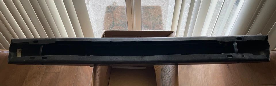 1987-1993 Ford Mustang - Barra de reforço de para-choque traseiro - E7ZZ -17906-A - Imagem 4 de 4