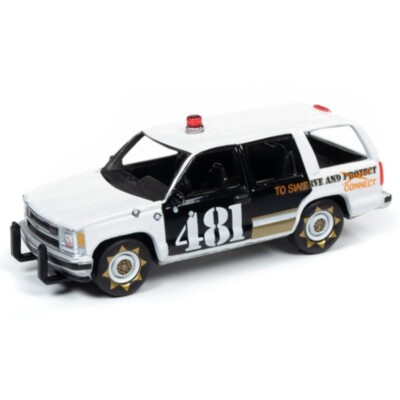 1/64 2020 Johnny Lightning Street Freaks 1997 Chevrolet Tahoe - Demolition Derby