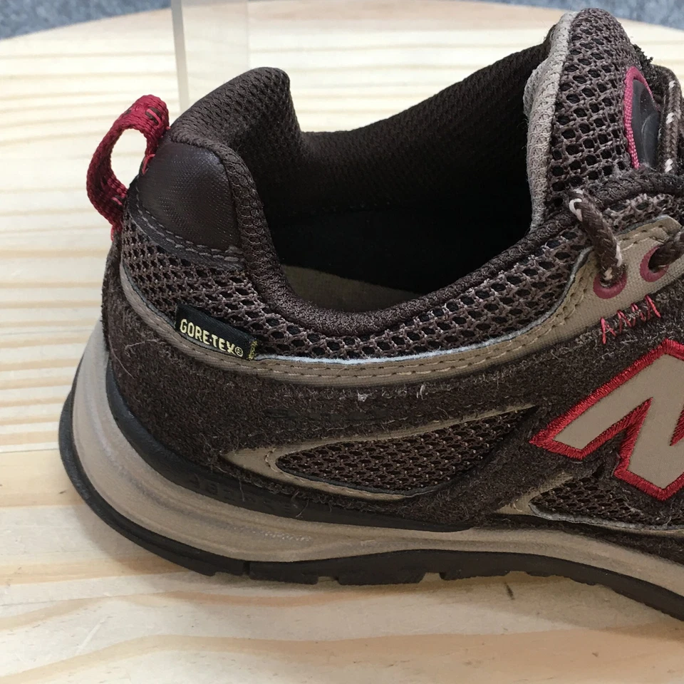 New Balance 女式 7.5 900 Gore Tex 运动远足运动鞋棕色麂皮绒系带 — 第 3/4 张图片