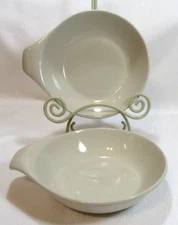Oneida USA RUSSEL WRIGHT LINEN CREME Two (2) Lugged Bowls GC