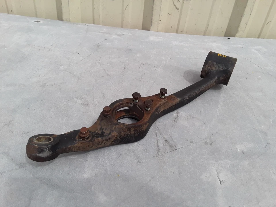 Brazo de control inferior delantero derecho Mercedes Benz W123 240D 1977 OEM Foto 3 de 4