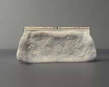 vintage white beaded clutch with a floral motif design gold-tone clasp Abalone